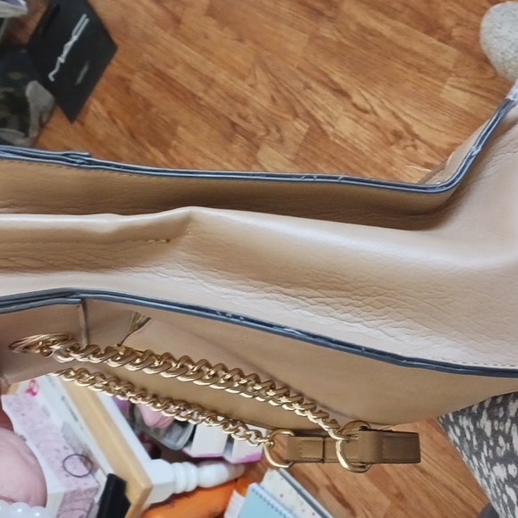 Handbag - Picture 4 of 4